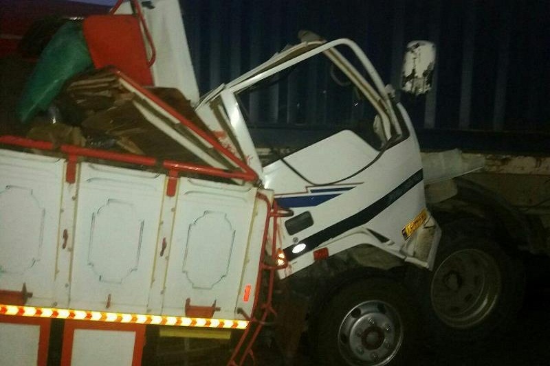 یک کشته و 2 زخمی در تصادف ایسوزو و کامیون در گچساران +تصویر