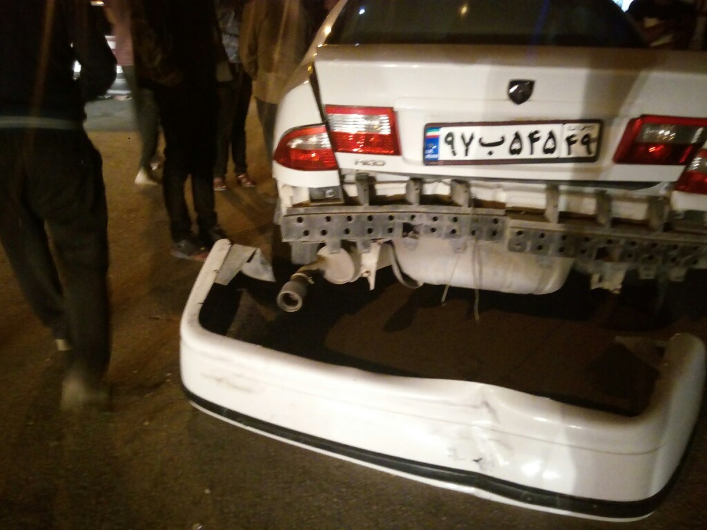 تصادف زنجیره ای در یاسوج / معجزه یک سمند در جلوگیری از یک فاجعه / رانندگانی که اگر مست نباشند ، دیوانه اند + تصاویر