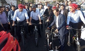 حناچی و آذری‌جهرمی ۱۰ ایستگاه دوچرخه را در پایتخت افتتاح کردند/ شهردار تهران: سرمایه‌گذاران بخش مسکن به دنبال سود هستند/ وزیر ارتباطات: نباید دست روی دست گذاشت تا کسب و کار جوانان ایرانی آسیب ببیند