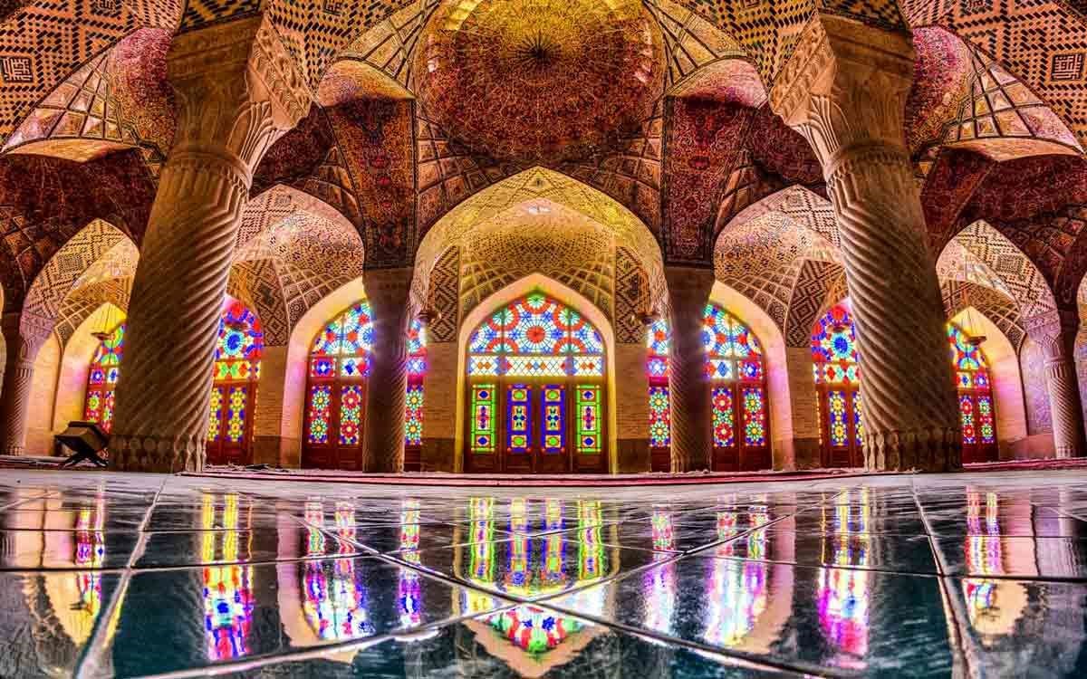 چطور در دوهفته به شیراز و اصفهان سفر کردم؟