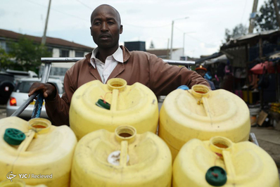 سامسون مولی ۴۲ ساله فروشنده آب در نایروبی
