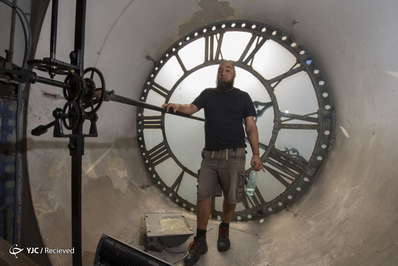 عادل غفار استاد تعمیر ساعت های شهری اهل مونته ویدئو اروگوئه
