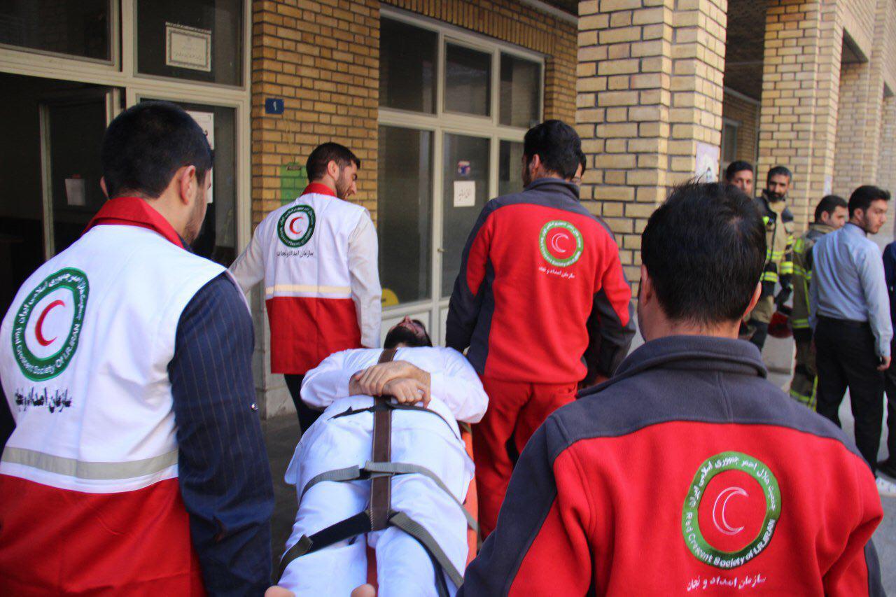 مانور تخلیه اضطراری در حوزه علمیه قزوین برگزار شد مانور تخلیه اضطراری در حوزه علمیه قزوین برگزار شد