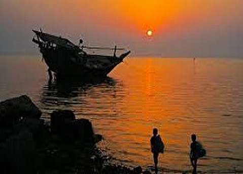 معرفی آثار تاریخی و جاذبه های گردشگری استان بوشهر/بازار سنتی بوشهر، کوه نمکی جاشک، خلیج نایبند، آب انبار قوام