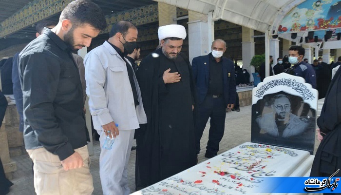 مراسم عزاداری امام رضا (ع) در گلزار شهدای کرمانشاه برگزار شد مراسم عزاداری امام رضا (ع) در گلزار شهدای کرمانشاه برگزار شد