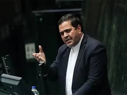 دولت تحت تأثیر مافیای خودرو ارادهای برای واردات خودرو ندارد/ قطعه ۴ دلاری را ۱۴ دلار به خودروساز قالب میکنند!