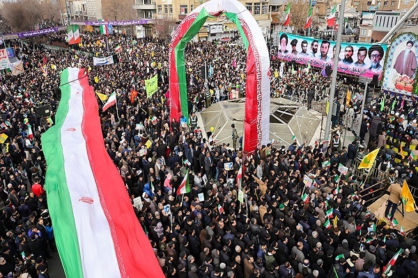 تشریح برنامه‌های راهپیمایی یوم الله ۲۲ بهمن در تبریز/ سخنرانی رئیس بنیاد شهید و امور ایثارگران در جشن انقلاب