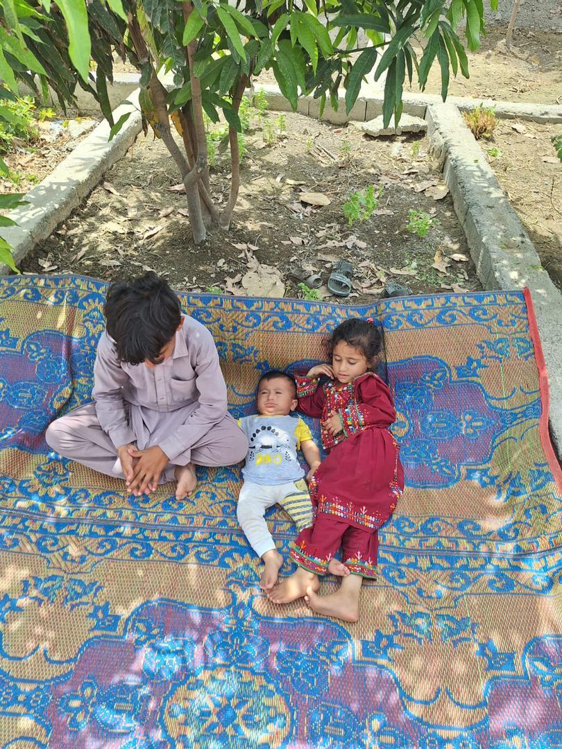 سیستان و بلوچستان حتی محروم از ثبت زلزله/ پس از 1 ماه در دمای بالای 50 درجه هنوز مردم روستای آبگاه در خیابان میخوابند سیستان و بلوچستان حتی محروم از ثبت زلزله/ پس از 1 ماه در دمای بالای 50 درجه هنوز مردم روستای آبگاه در خیابان میخوابند