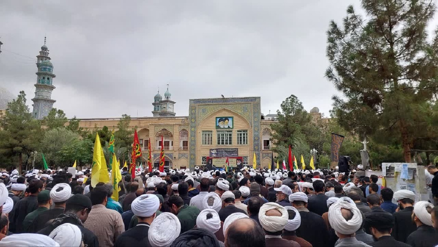 تجمع حوزویان قم در محکومیت جنایت&zwnj;های اسرائیل و شهادت دبیرکل حزب&zwnj;الله