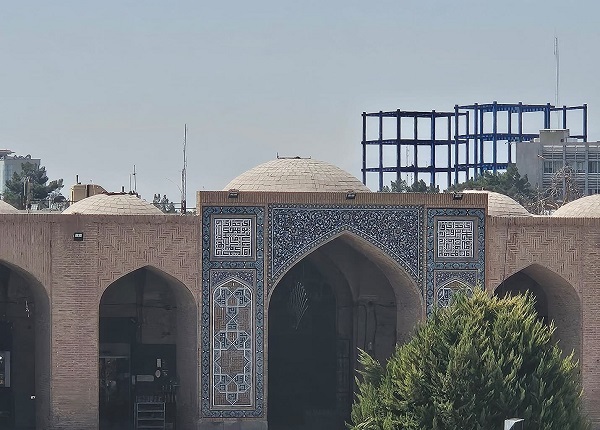 سرنوشت یک پروژه چندطبقه در قلب بافت تاریخی کرمان/ از اعتراضات گسترده تا توقف ساخت و ساز سرنوشت یک پروژه چندطبقه در قلب بافت تاریخی کرمان/ از اعتراضات گسترده تا توقف ساخت و ساز