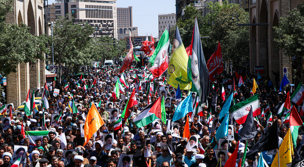 «متحد و استوار، مقابل استکبار»؛ شعار ۱۳ آبان امسال