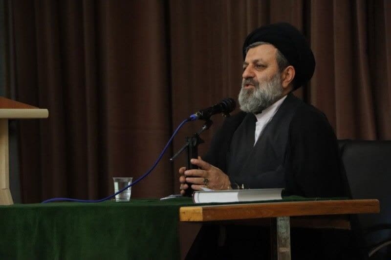 تحلیل دقیق و مطالعه، کلید تبدیل شدن به یک مربی موفق! /تقلید از زنان غربی، هویت دینی را تهدید میکند تحلیل دقیق و مطالعه، کلید تبدیل شدن به یک مربی موفق! /تقلید از زنان غربی، هویت دینی را تهدید میکند