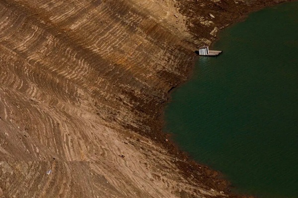 خطر وقوع فاجعه زیست‌محیطی در استان البرز افزایش یافت/ از فرونشست زمین تا بحران خشک شدن سد و روخانه‌ها!