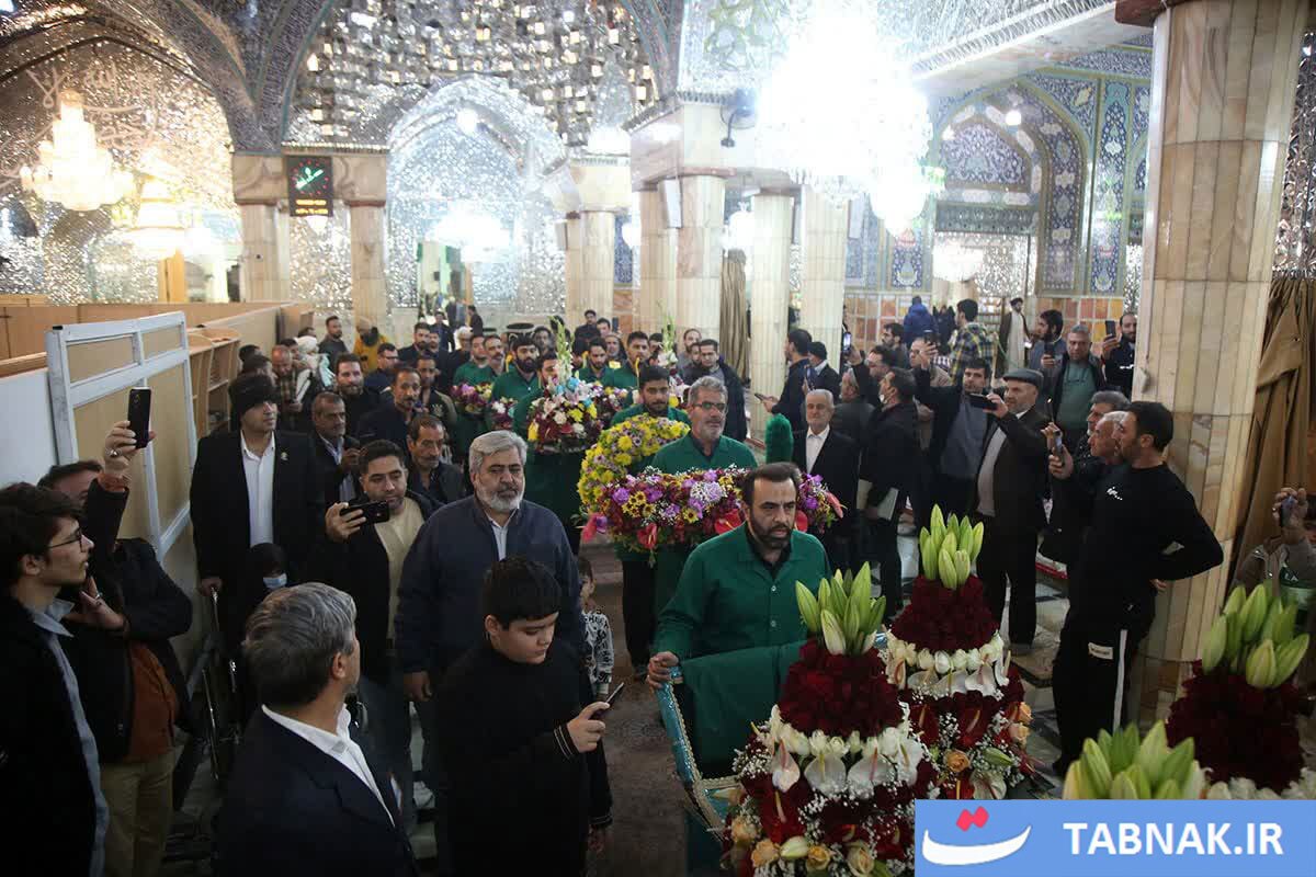 گزارش تصویری/ گل‌آرایی ضریح مطهر بانوی کرامت در آستانه میلاد حضرت فاطمه زهرا سلام الله علیها