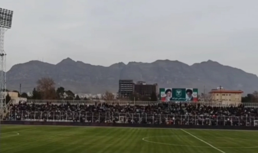 ورزشگاه تختی خرم&zwnj;آباد پُر شد