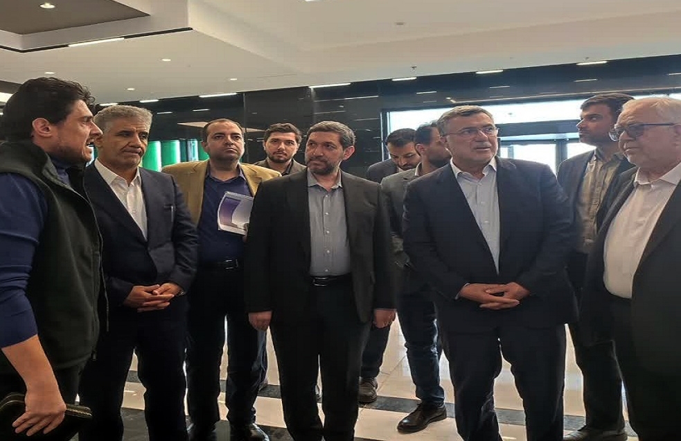 بازدید وزیر بهداشت از روند احداث پروژه‌های درمانی قم