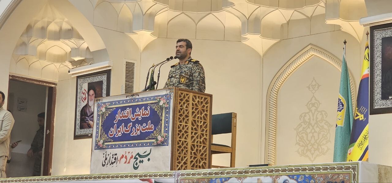 هر قدم بسیج یک جهاد است/در جنگ اقتصادی میدان را خالی نمیکنیم هر قدم بسیج یک جهاد است/در جنگ اقتصادی میدان را خالی نمیکنیم